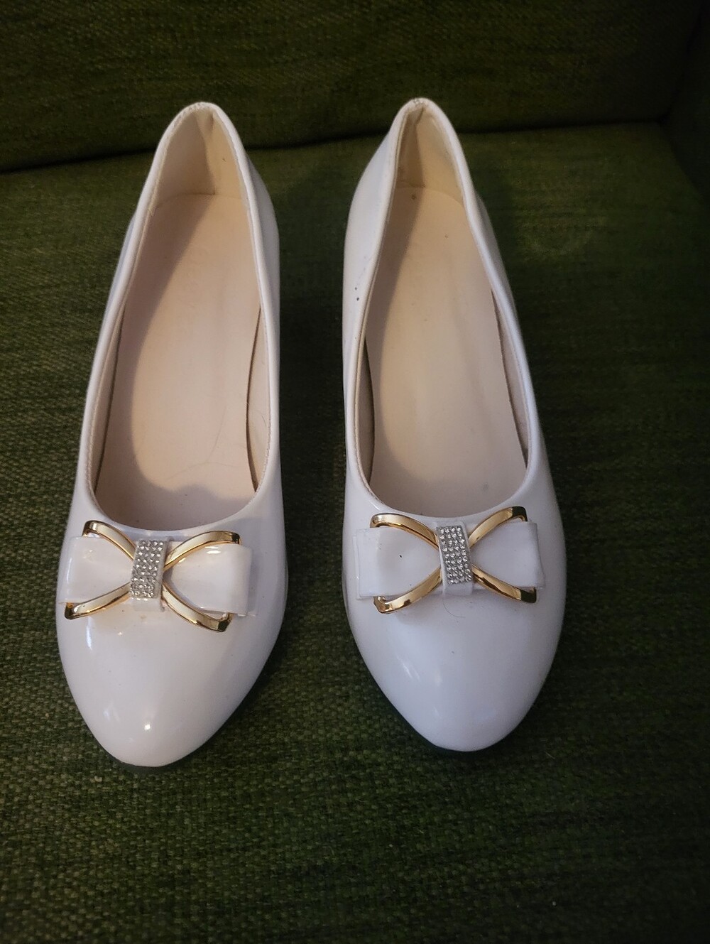 White Dressy Shoes Bridal 8 Gold Bow Rhinestones 9